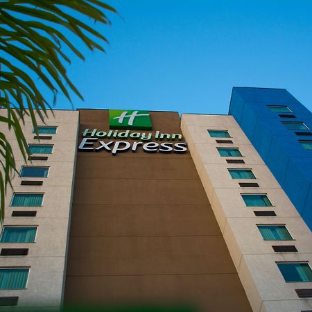 Holiday Inn Express Saltillo Zona Aeropuerto By Ihg Zewnętrze zdjęcie