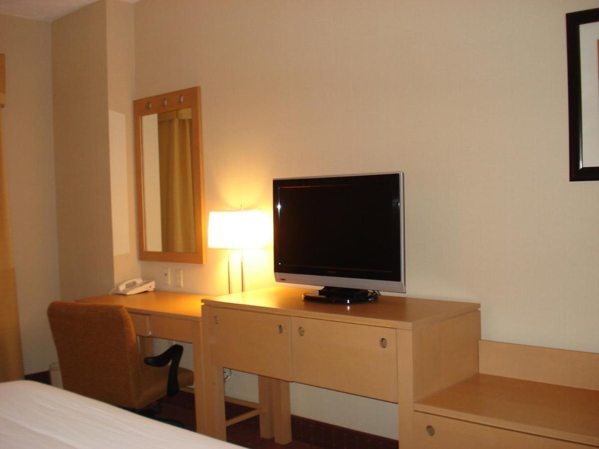 Holiday Inn Express Saltillo Zona Aeropuerto By Ihg Zewnętrze zdjęcie