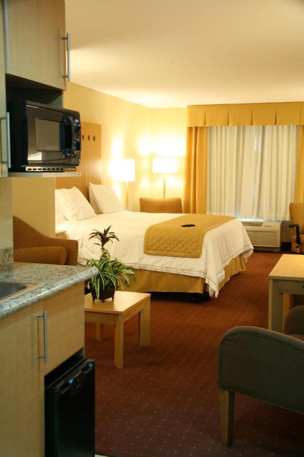 Holiday Inn Express Saltillo Zona Aeropuerto By Ihg Zewnętrze zdjęcie