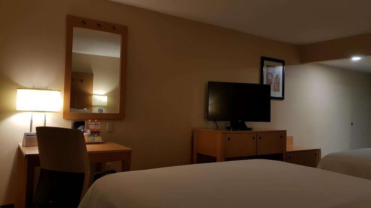 Holiday Inn Express Saltillo Zona Aeropuerto By Ihg Zewnętrze zdjęcie