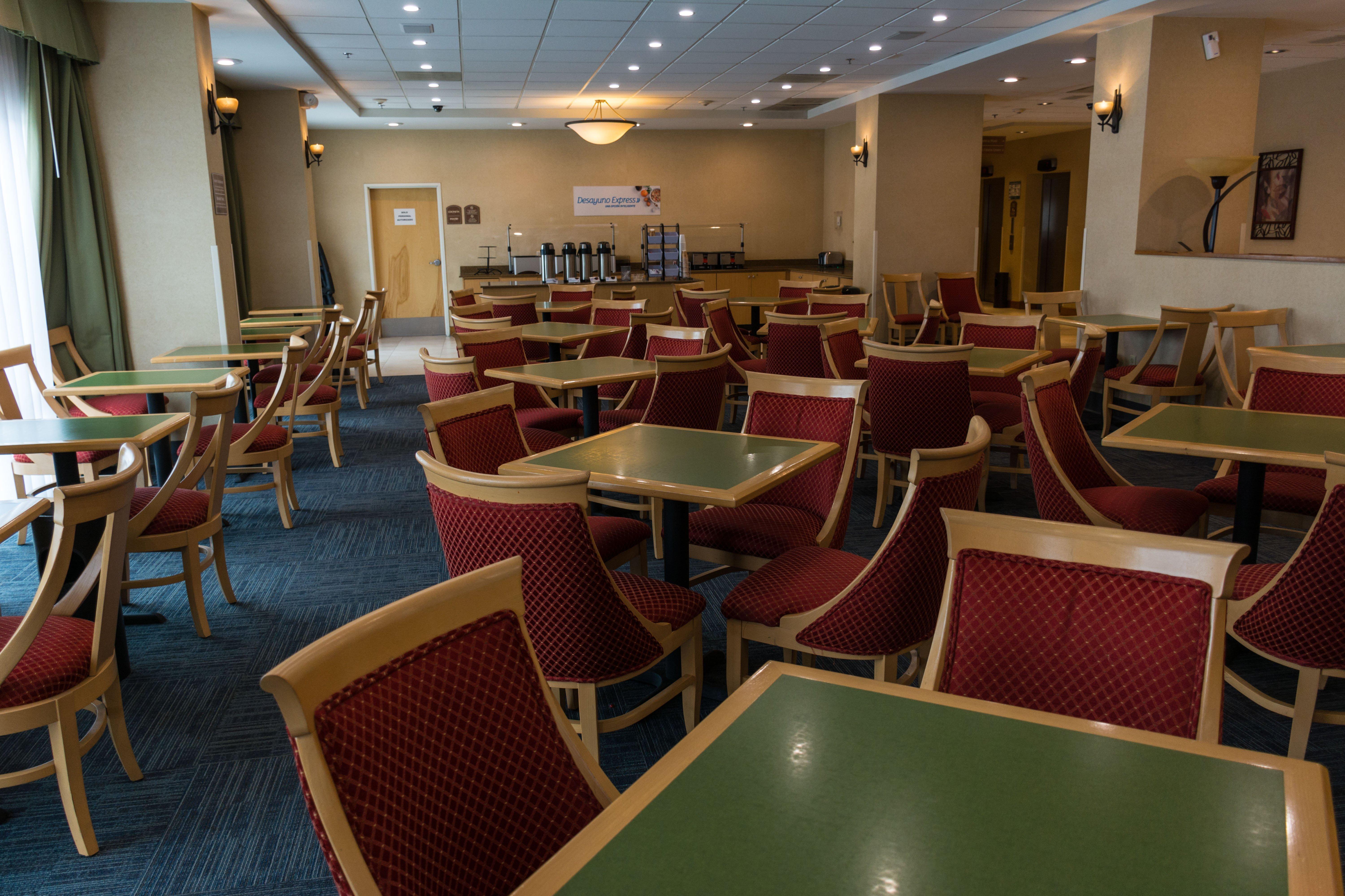 Holiday Inn Express Saltillo Zona Aeropuerto By Ihg Zewnętrze zdjęcie