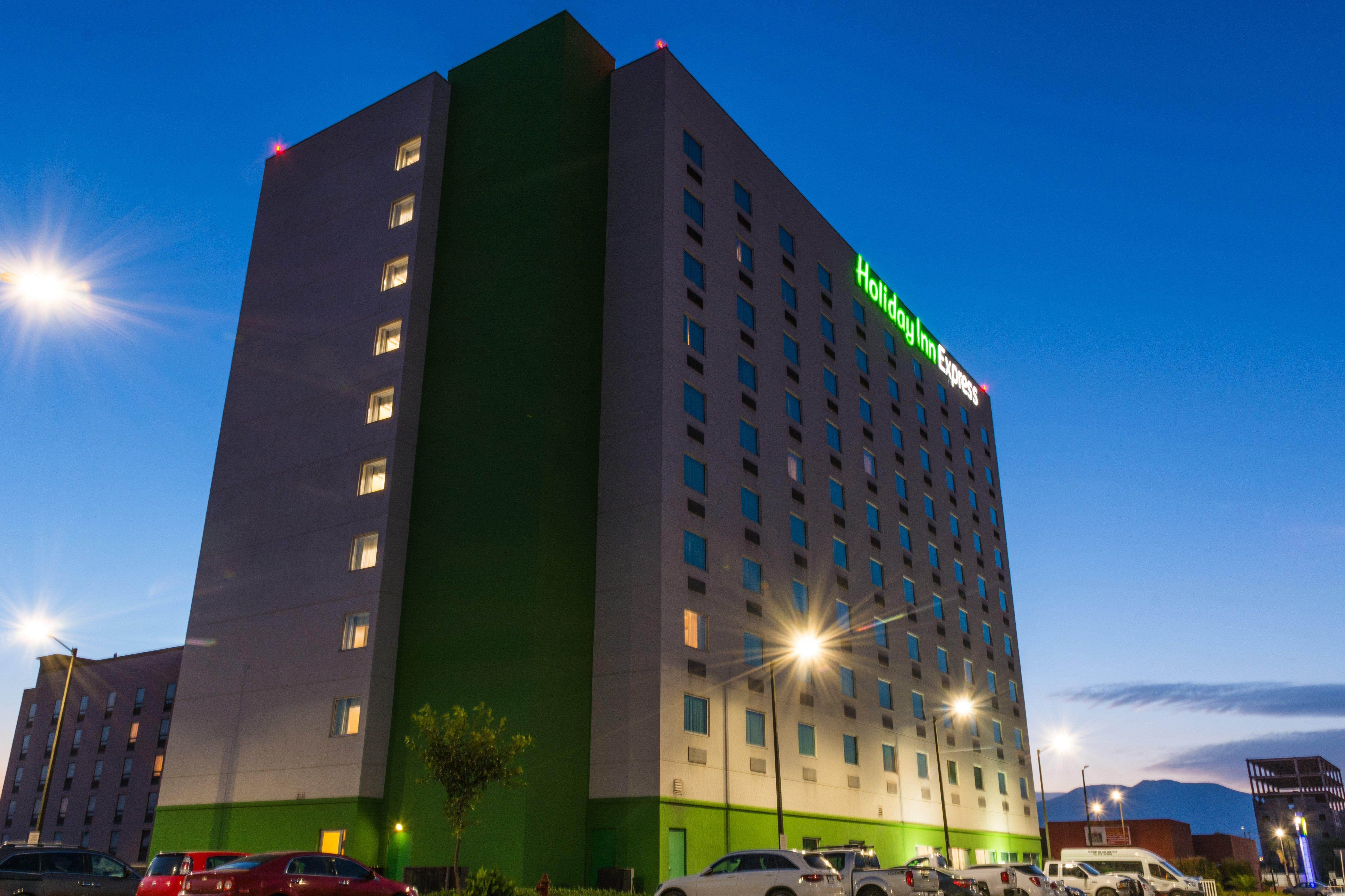 Holiday Inn Express Saltillo Zona Aeropuerto By Ihg Zewnętrze zdjęcie
