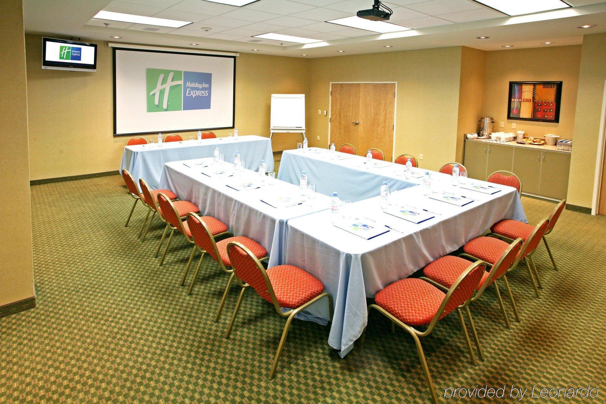 Holiday Inn Express Saltillo Zona Aeropuerto By Ihg Zewnętrze zdjęcie