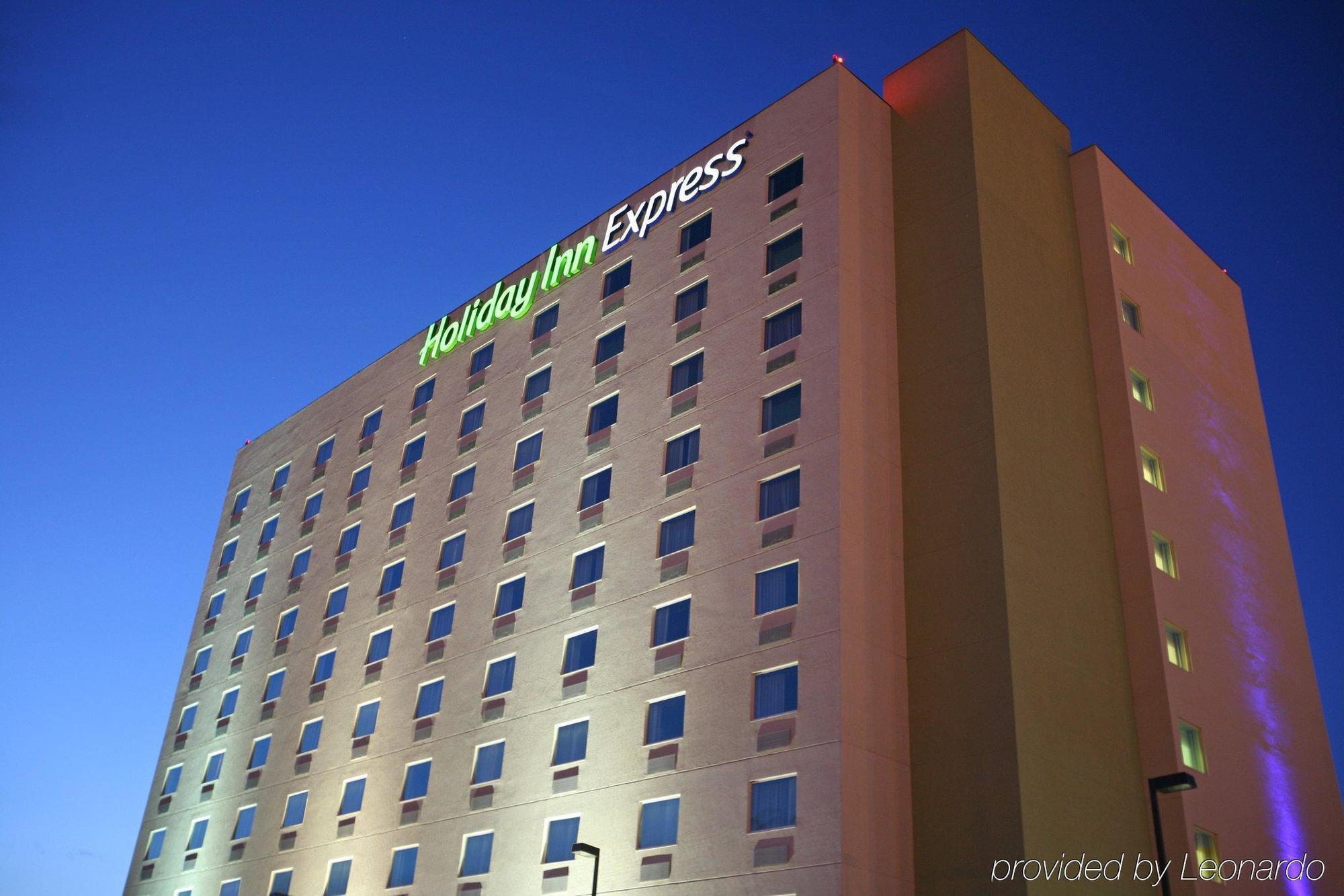 Holiday Inn Express Saltillo Zona Aeropuerto By Ihg Zewnętrze zdjęcie