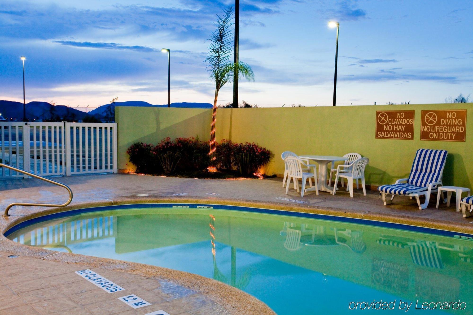 Holiday Inn Express Saltillo Zona Aeropuerto By Ihg Zewnętrze zdjęcie