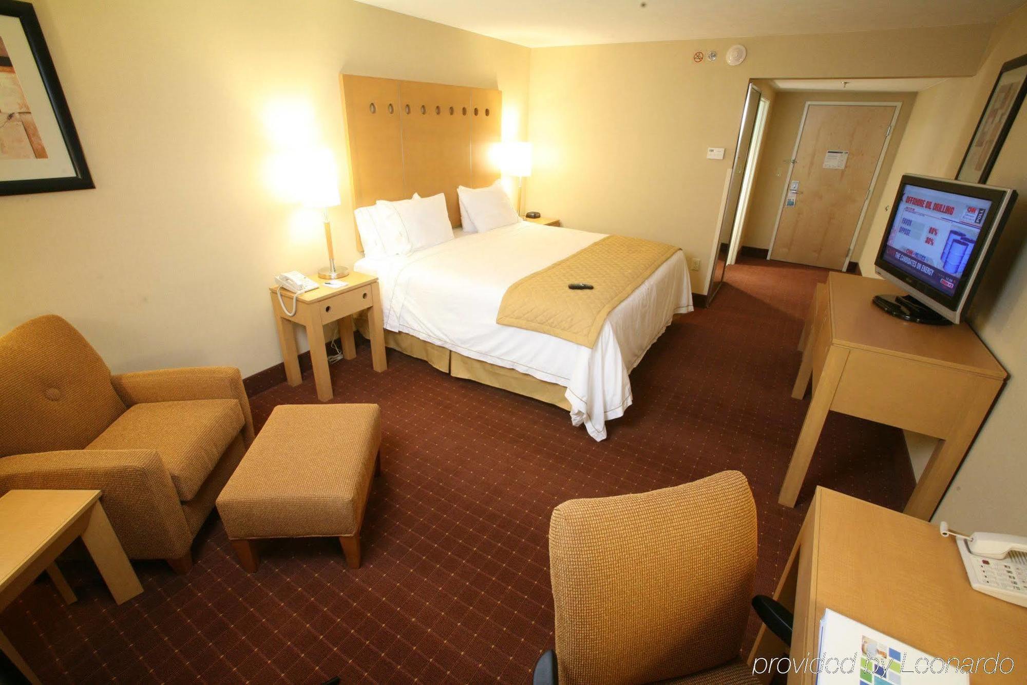 Holiday Inn Express Saltillo Zona Aeropuerto By Ihg Zewnętrze zdjęcie