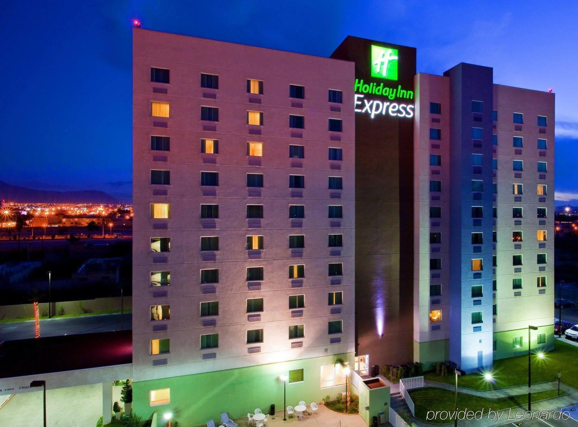 Holiday Inn Express Saltillo Zona Aeropuerto By Ihg Zewnętrze zdjęcie