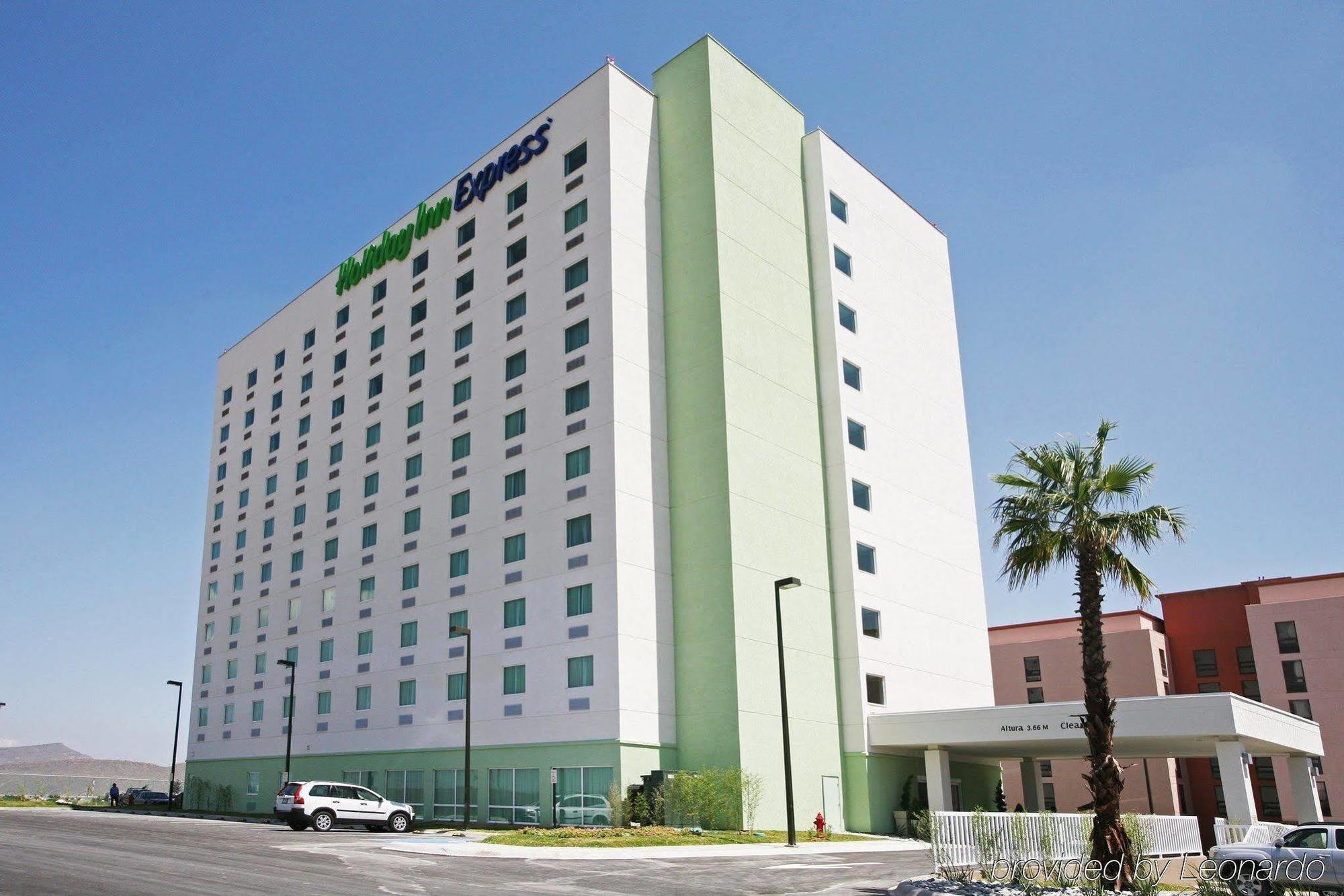 Holiday Inn Express Saltillo Zona Aeropuerto By Ihg Zewnętrze zdjęcie