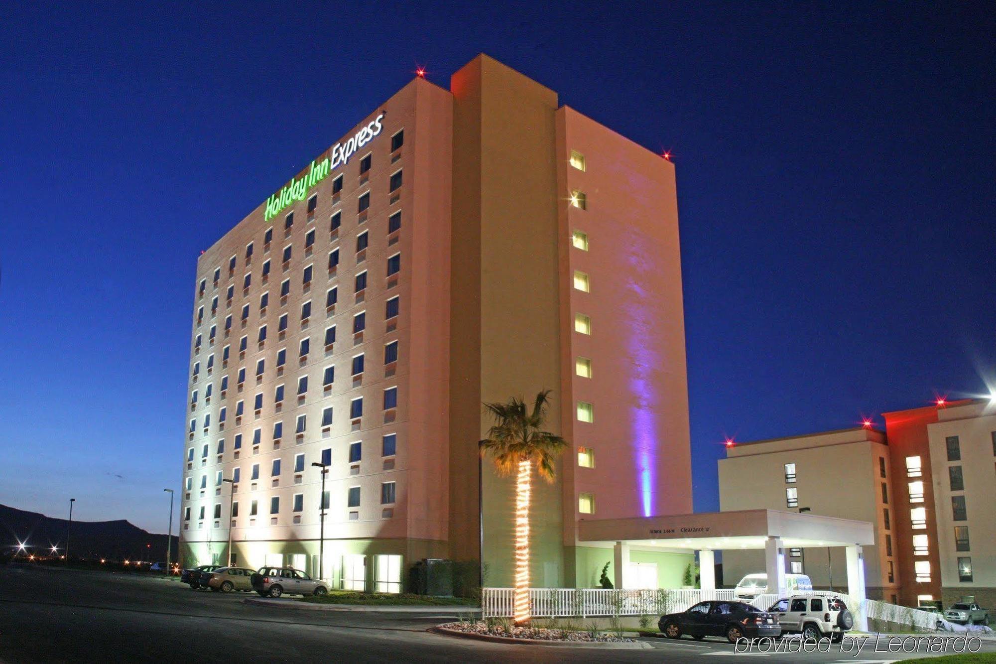 Holiday Inn Express Saltillo Zona Aeropuerto By Ihg Zewnętrze zdjęcie